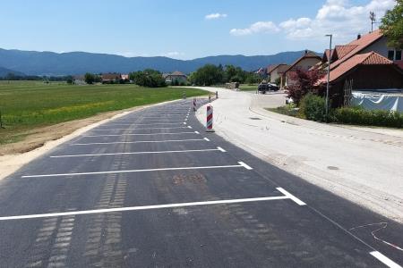 PARKIRNI PROSTOR OB GD GRAHOVO FOTO BOŠTJAN OTONIČAR (2)